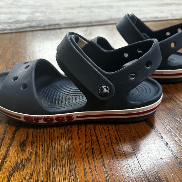 Crocs boy sandals size 3Y - Picture 3 of 8